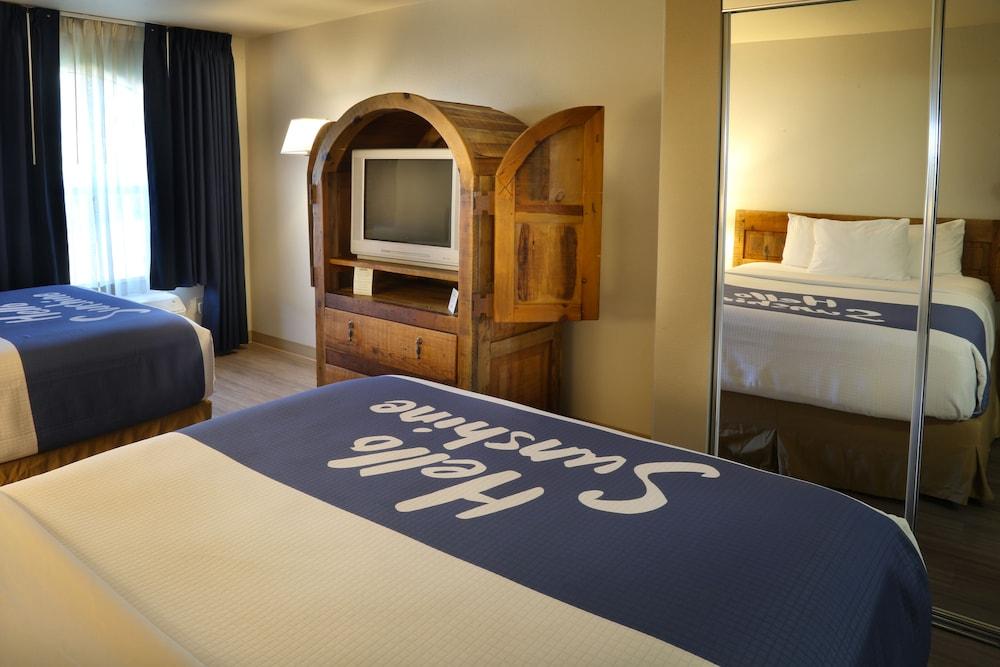 Days Inn & Suites by Wyndham Llano photo 16