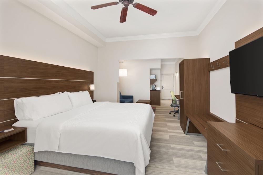 Holiday Inn Express & Suites Byron by IHG photo 29