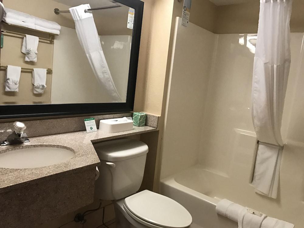 Quality Inn & Suites Middletown - Franklin photo 19