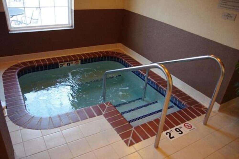 GrandStay Hotel & Suites photo 34