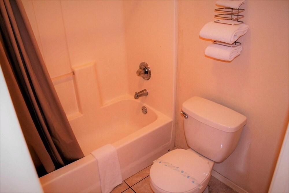 Adobe Inn Motel photo 27