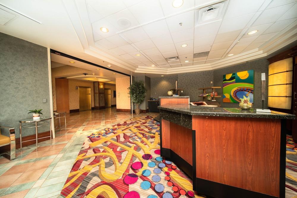 Reno Suites photo 2