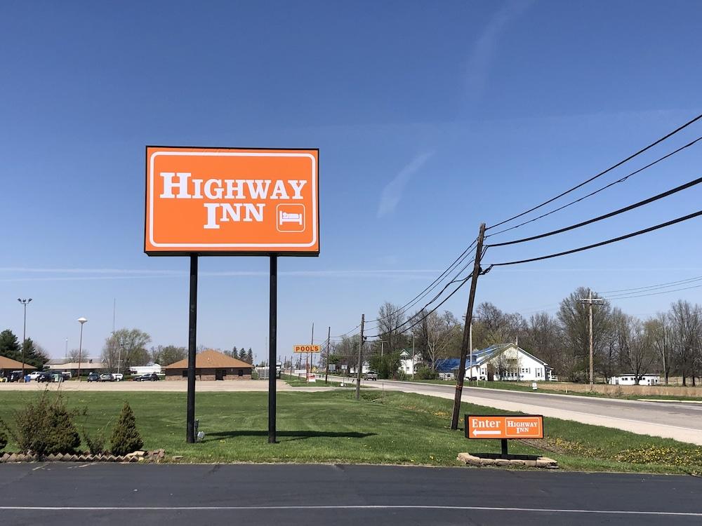 Highway Inn photo 25