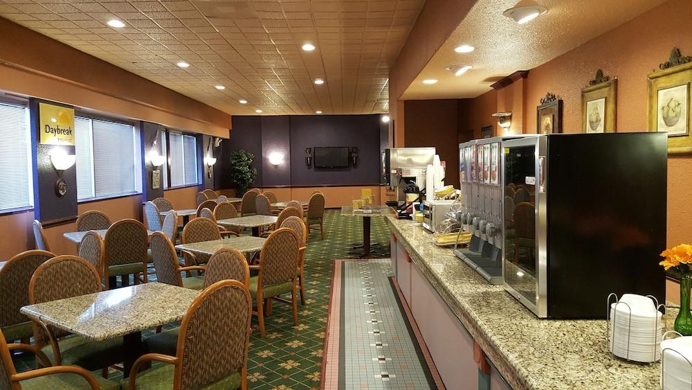 Royal Inn photo 74