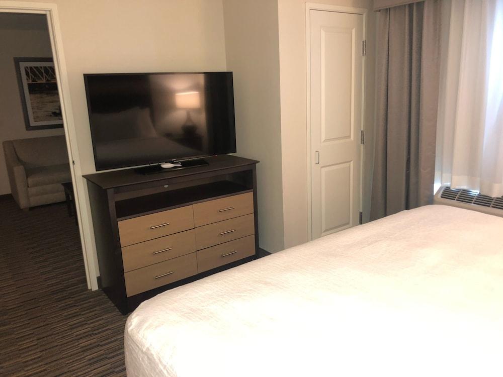 GrandStay Hotel & Suites Rock Valley photo 7