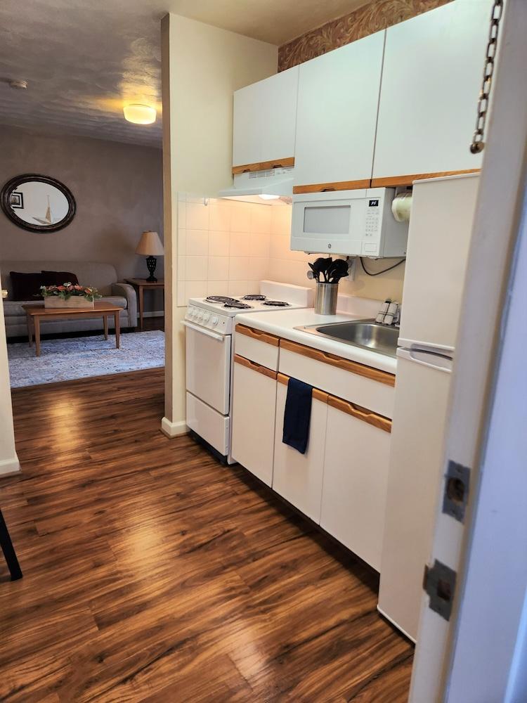 Affordable Corporate Suites - Lanford photo 19