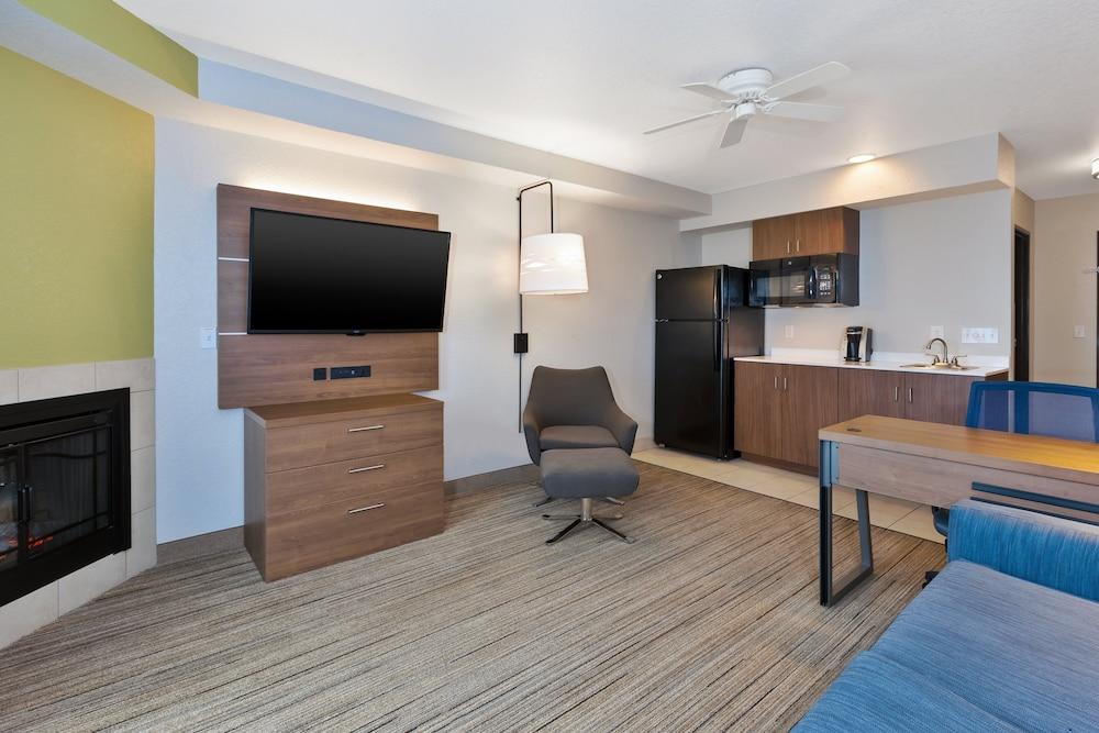 Holiday Inn Express & Suites Petoskey by IHG photo 14