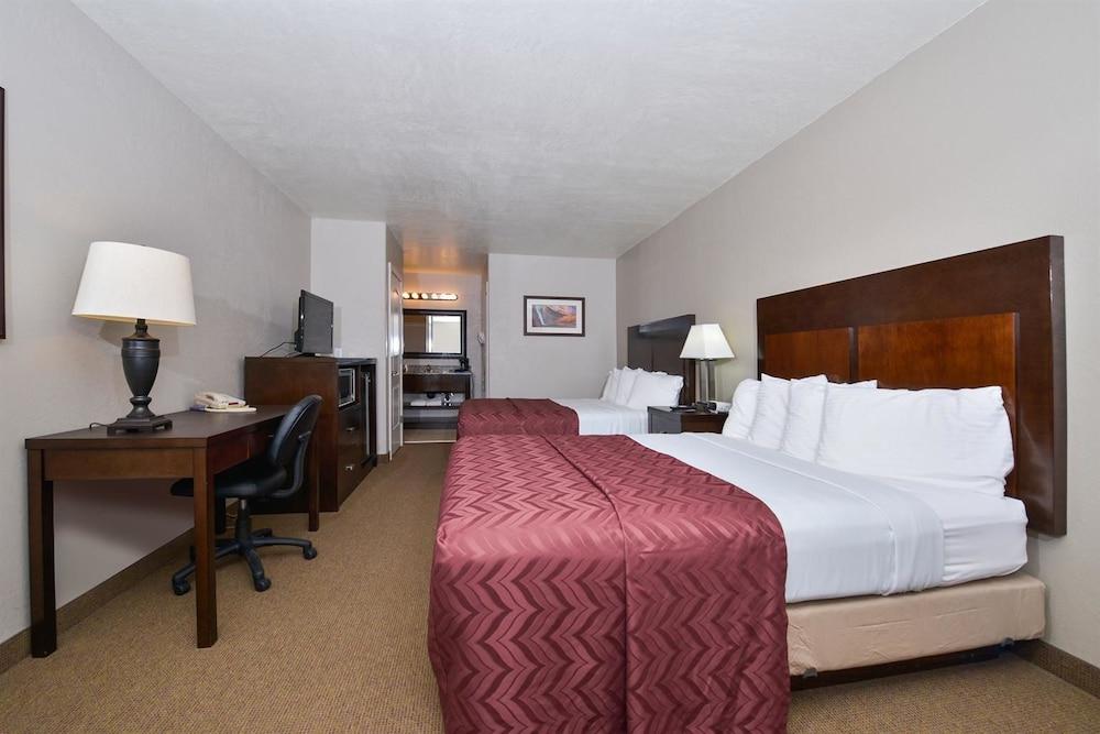 Red Ledges Inn photo 60