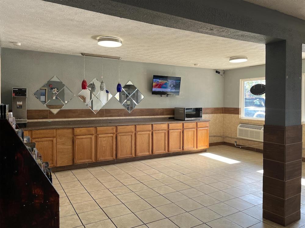 Studio 6 Suites Hurricane, Wv photo 4