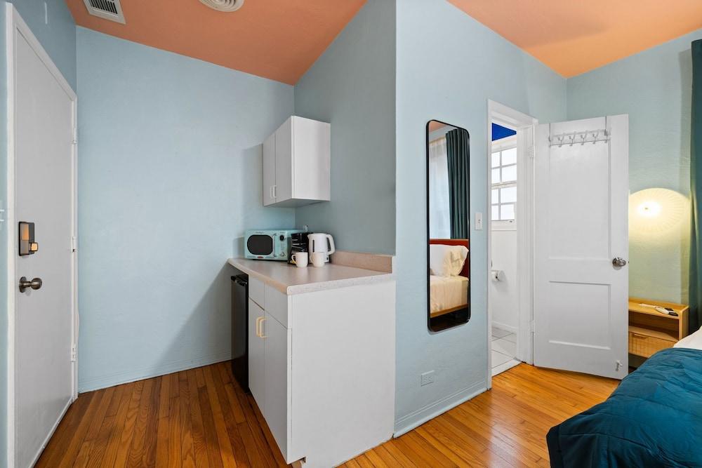 Blue Flamingo Suites photo 59