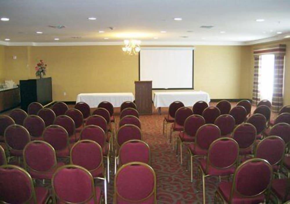 Quality Suites Near Cedar Creek Lake photo 33