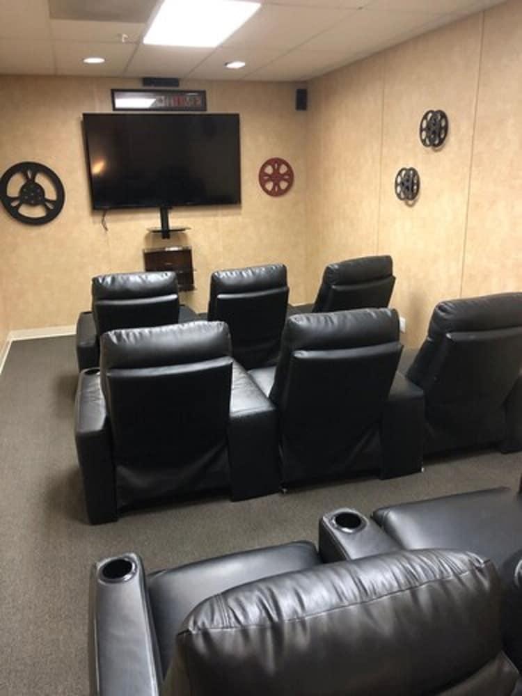 Target Hospitality - Mentone Skillman Station Lodge photo 2