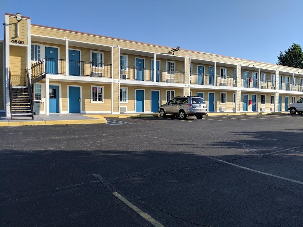 Executive Inn photo 16