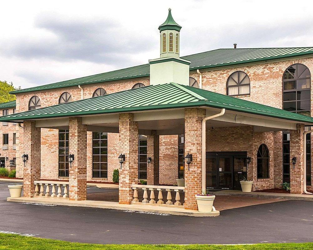 Quality inn & Suites Cincinnati I-275 photo 35