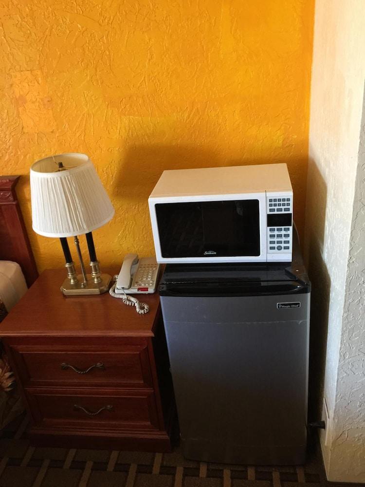 Encore Motel photo 32