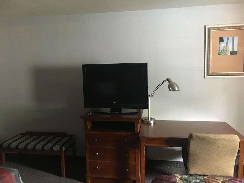 Sunset Inn photo 9