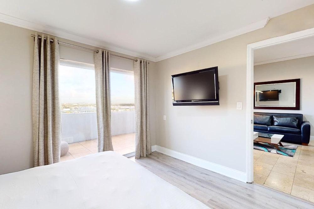 Nuvo Suites Hotel photo 16
