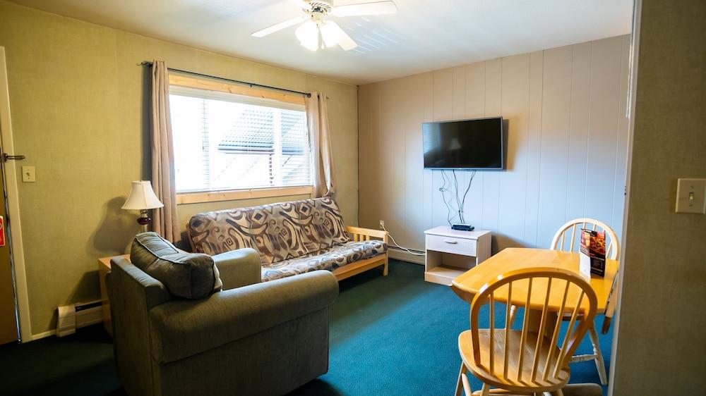 Triangle Motel photo 55