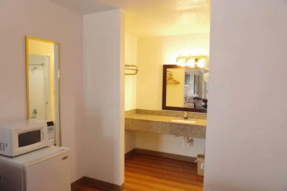 Giddings Executive Inn photo 11