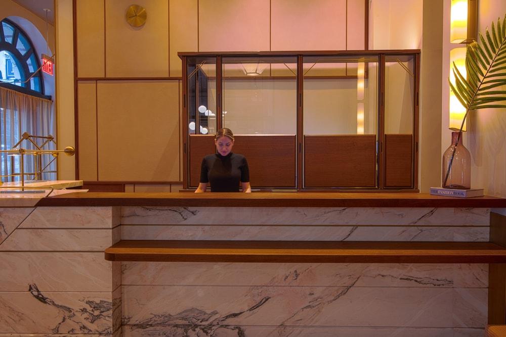 The Evelyn Hotel photo 2