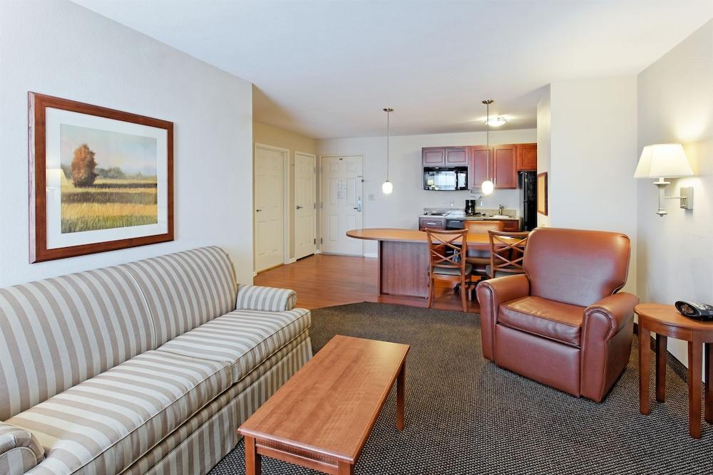 Candlewood Suites Cape Girardeau by IHG photo 38