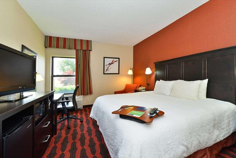 Hampton Inn Sturgis-Lagrange Area photo 20