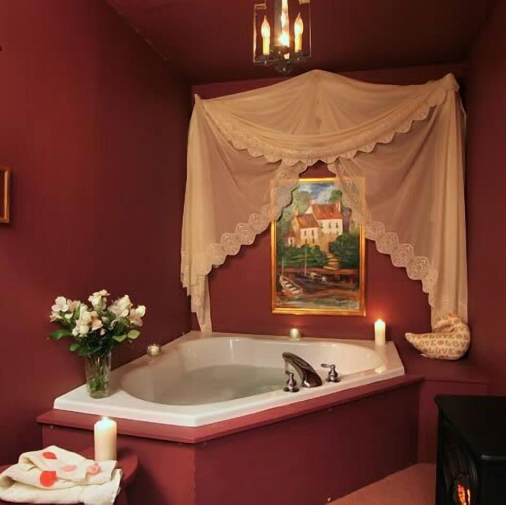 Crestmont Inn photo 35