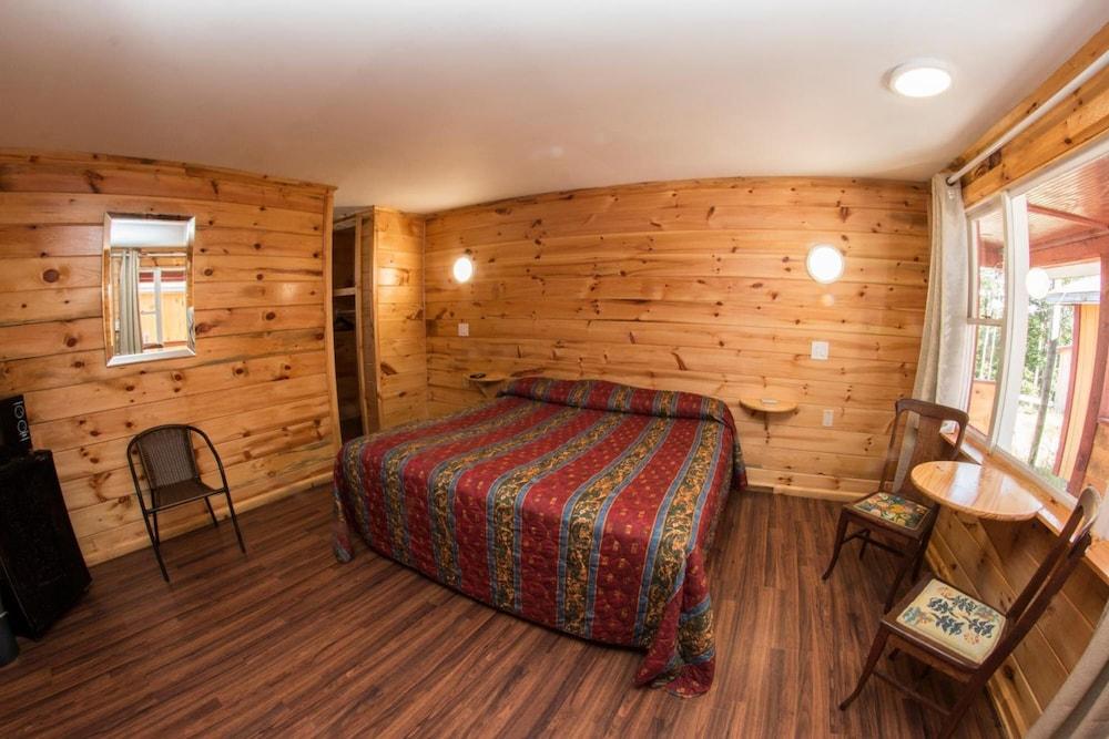 King Hendrick Motel photo 17