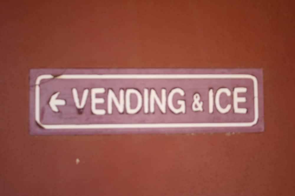 Village Inn Cotulla photo 34