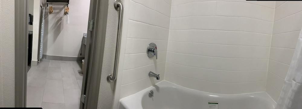 Days Inn by Wyndham Ruston LA photo 9