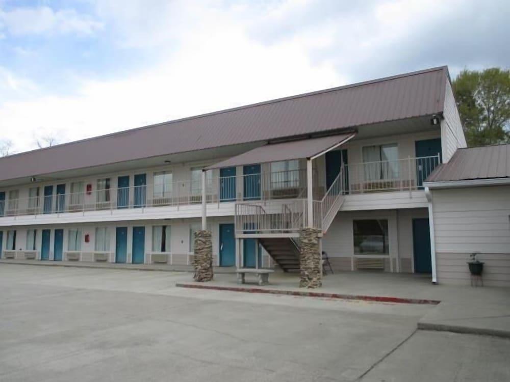 Royal Inn Taylorsville photo 28