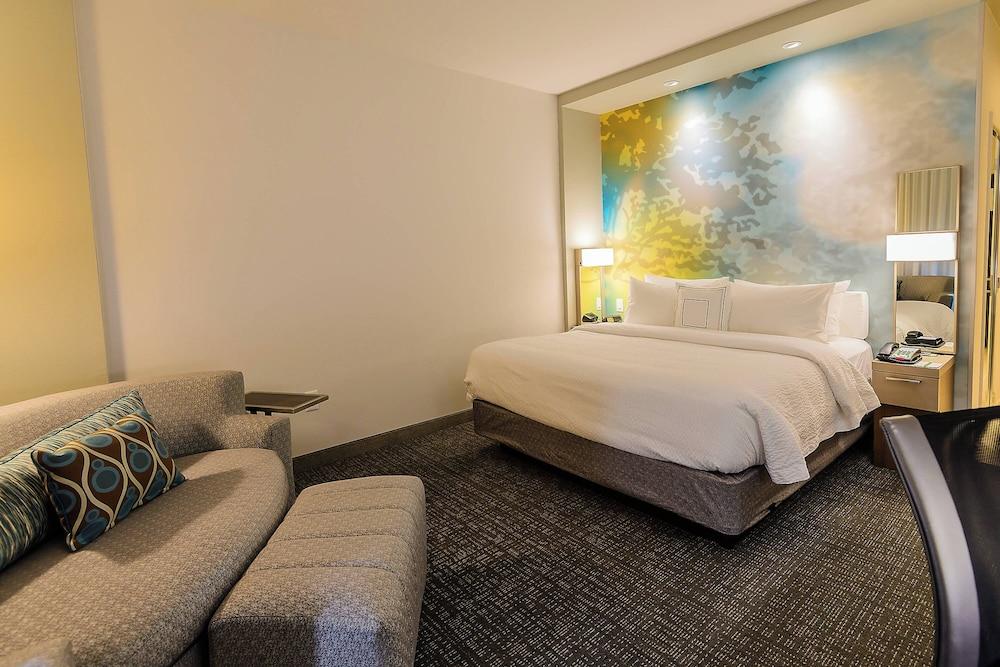 Courtyard by Marriott Lake Jackson photo 14