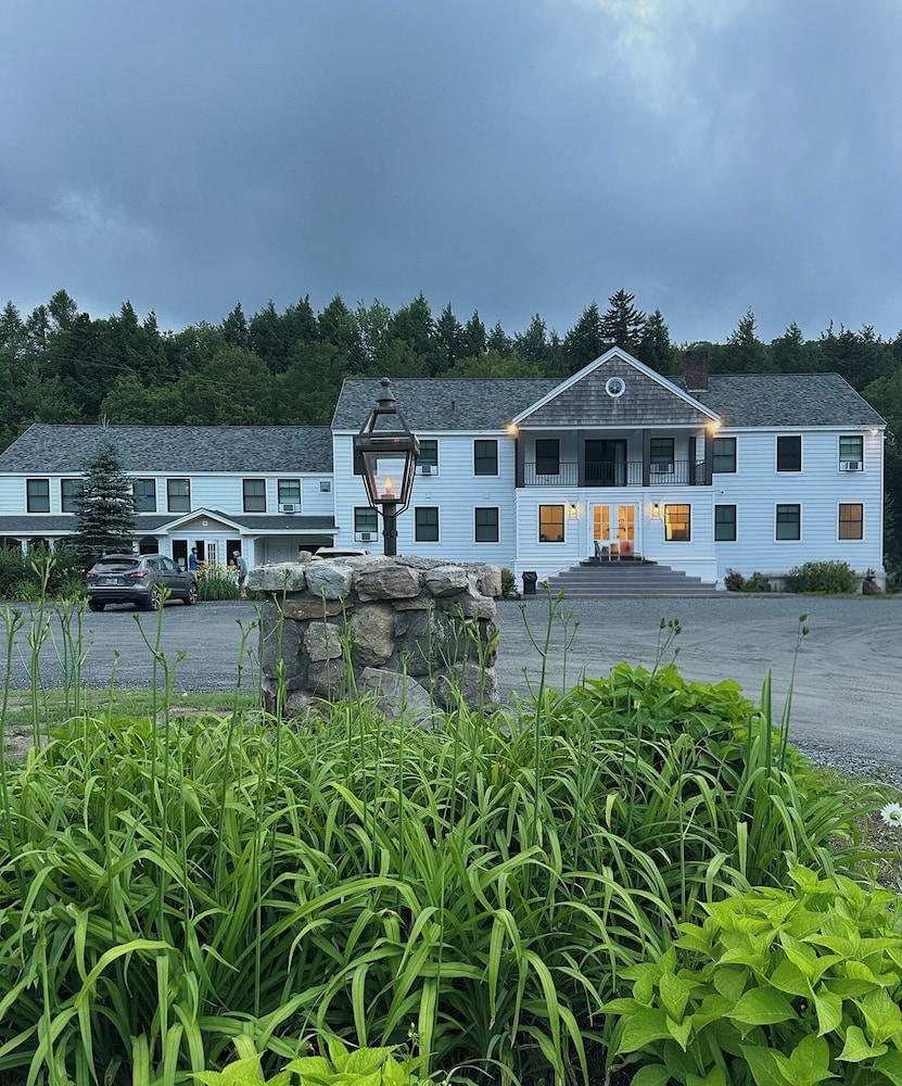 Sugar Maple Inn photo 32