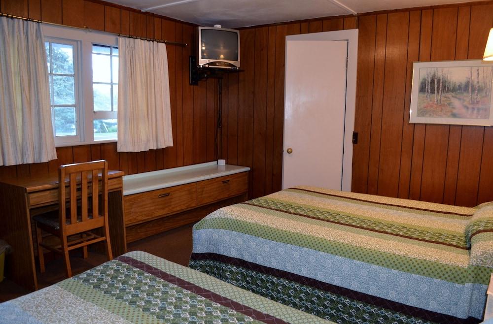 Chamber Lane Motel photo 34