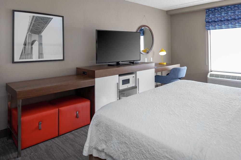 Hampton Inn Woodbridge photo 14
