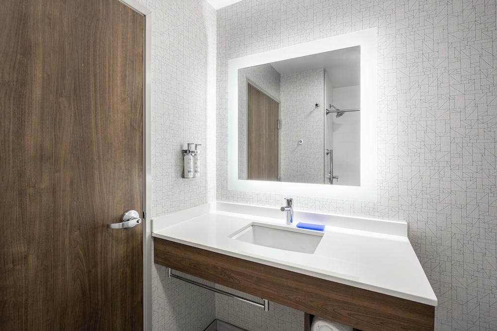 Holiday Inn Express & Suites Phoenix East - Gilbert by IHG photo 44