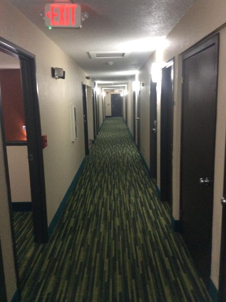 Rodeway Inn Whitehall photo 20