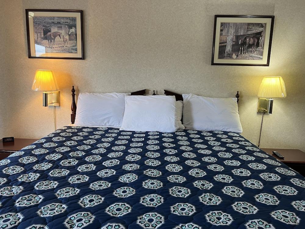 Americas Inn photo 52