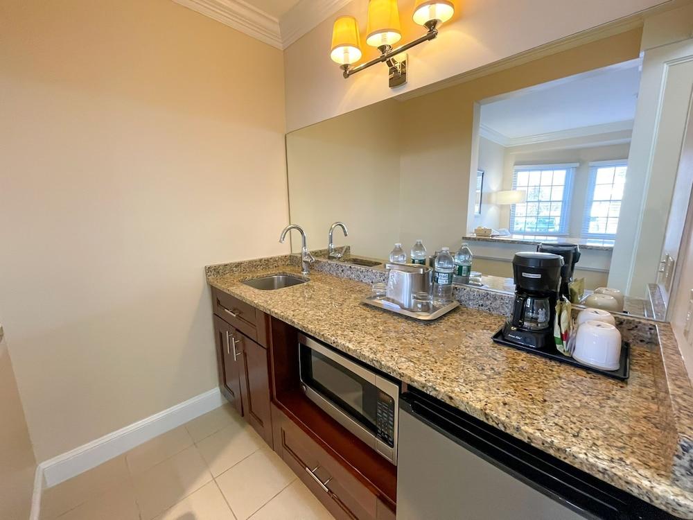 Water's Edge Resort & Spa photo 27