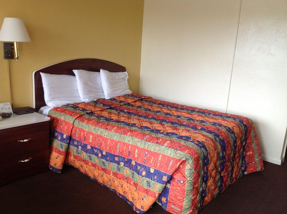 Economy Inn photo 20