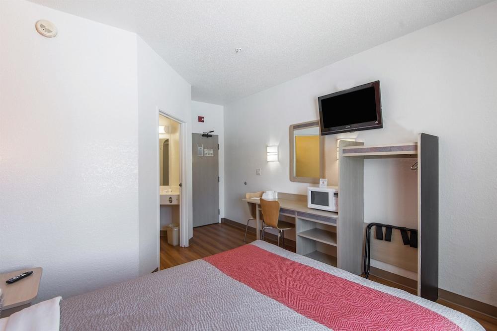Motel 6 Junction City, KS photo 6