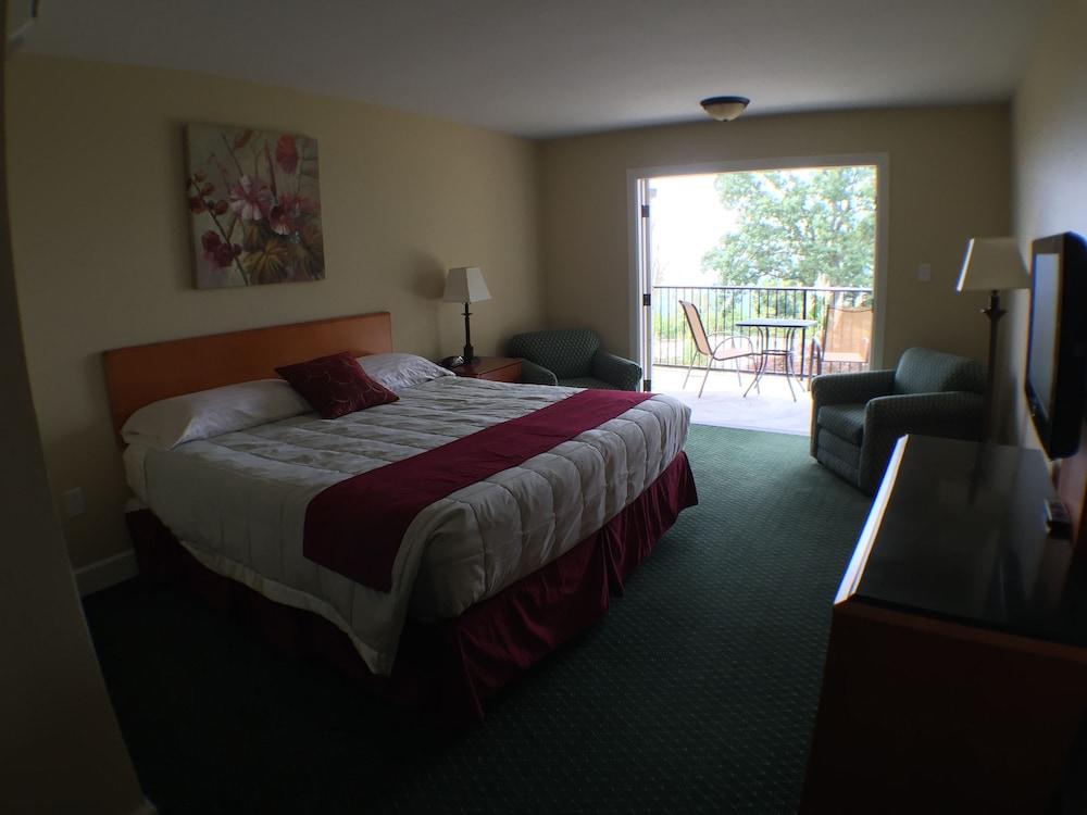 Whitney Mountain Lodge photo 9