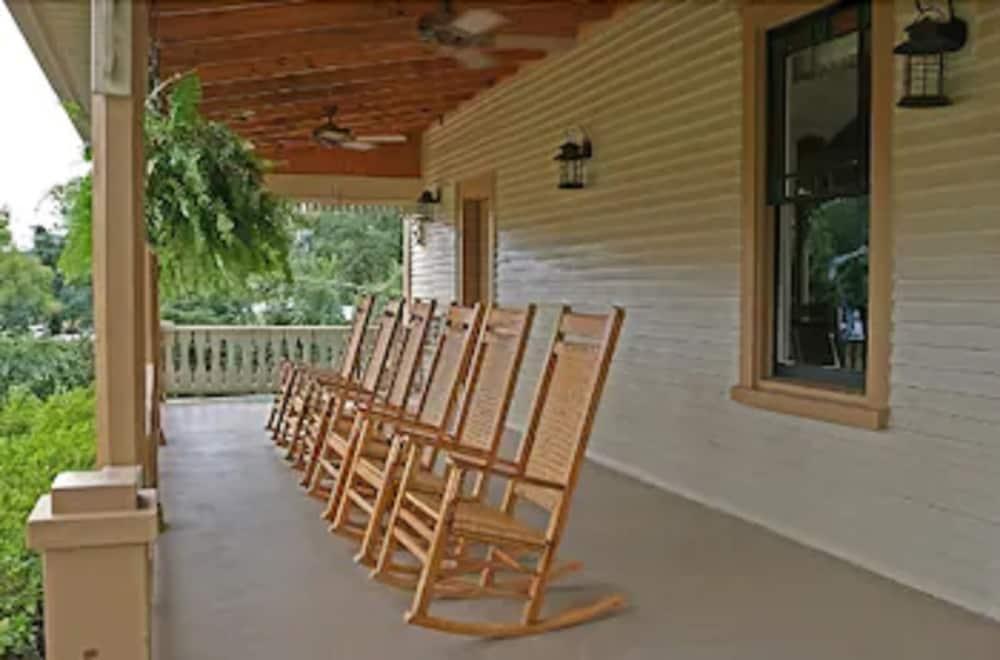 The Smith House photo 58