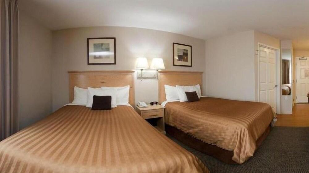 Candlewood Suites Milwaukee Brown Deer by IHG photo 8