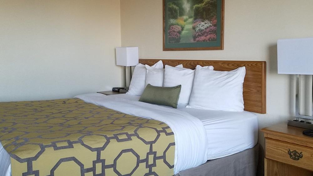 Baymont by Wyndham Limon photo 56