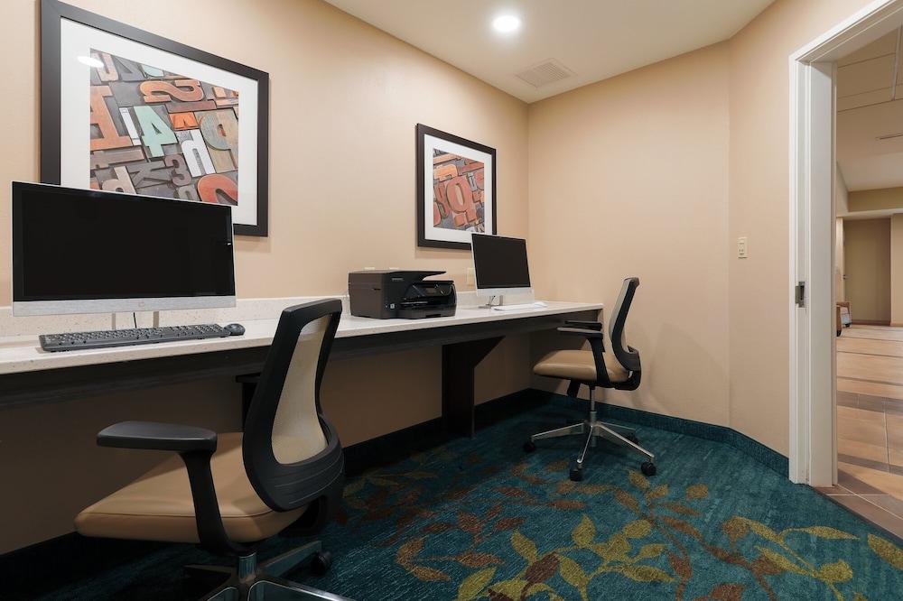 Candlewood Suites Lenexa - Overland Park Area by IHG photo 48