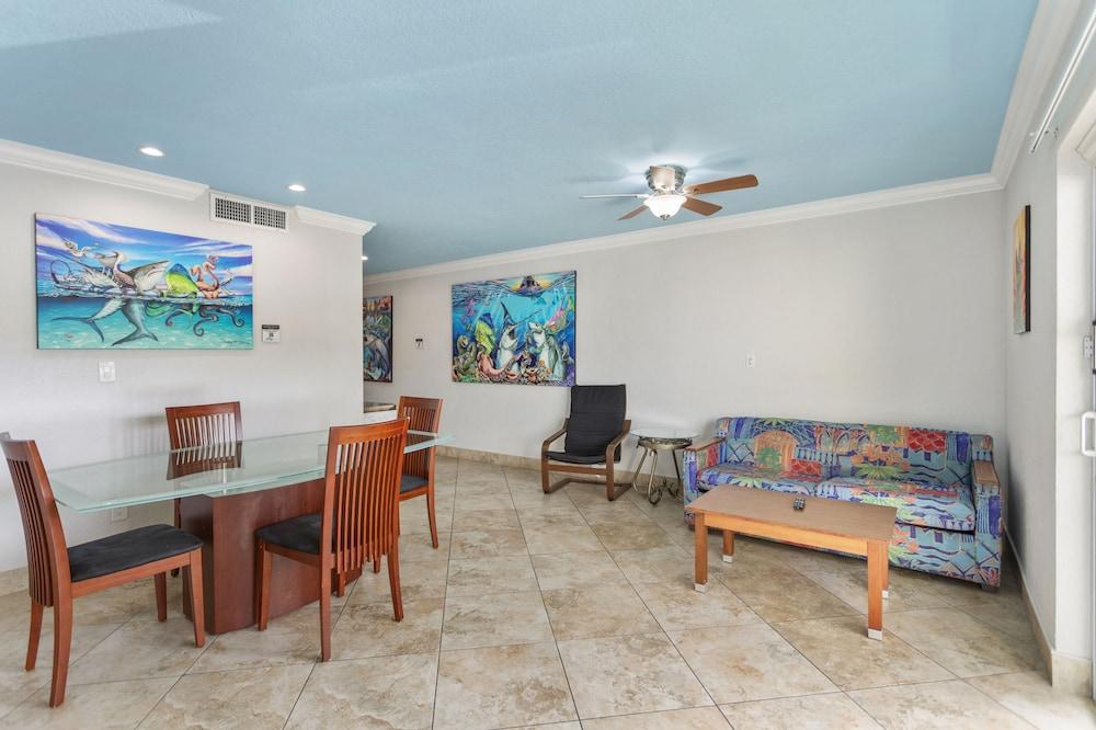 Bay Palms Waterfront Resort - Hotel and Marina photo 55