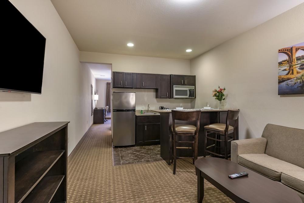 Stay-Over Suites photo 11