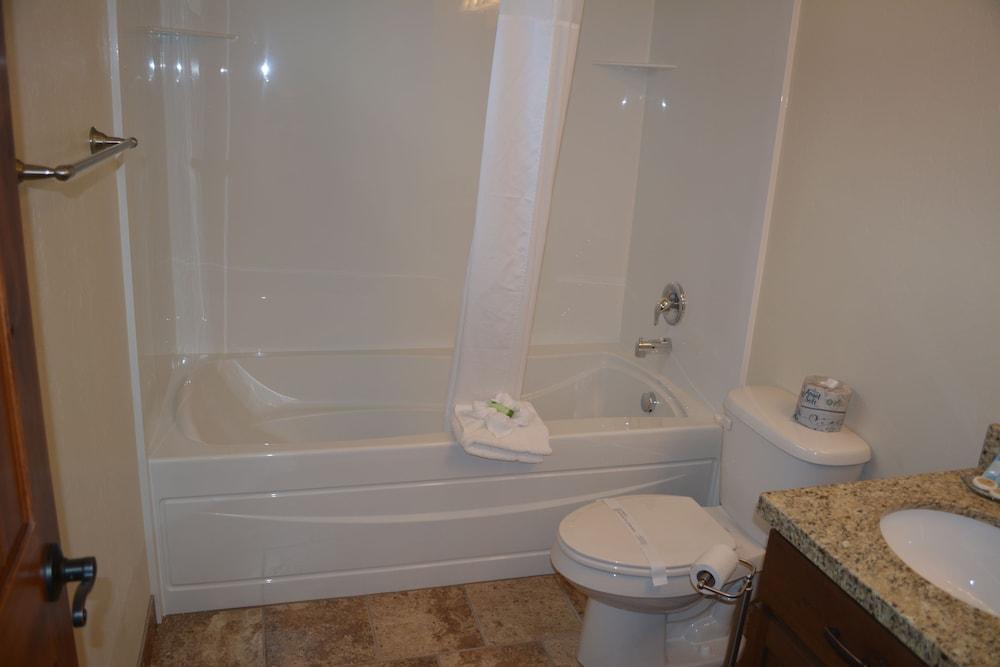 CB&M Executive Suites photo 41