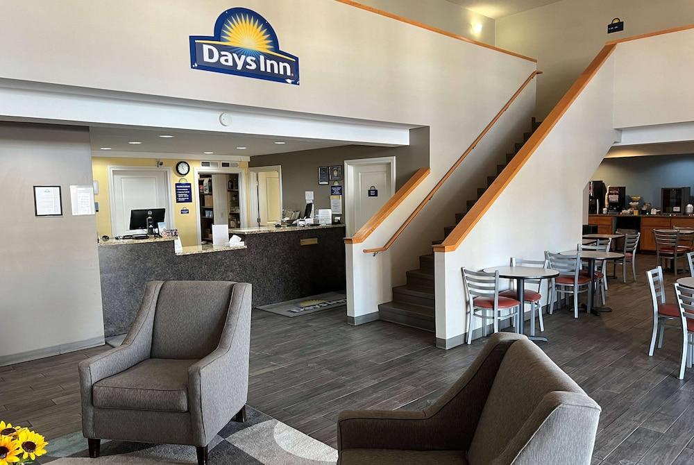 Days Inn by Wyndham Hays photo 4
